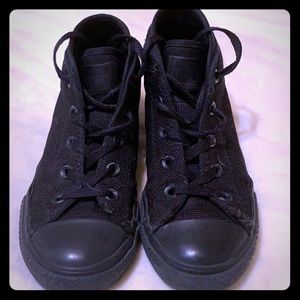 Black boys converse all stars chucks size 2